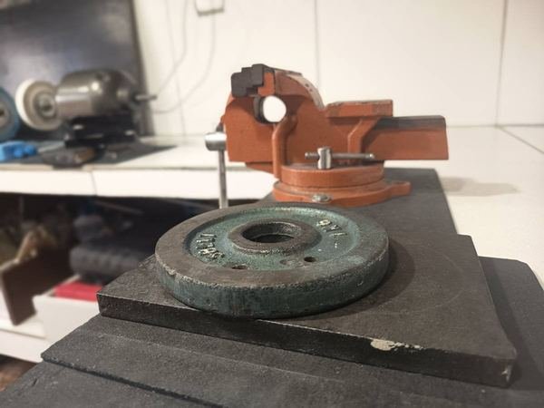 Morsa e disco de polimento