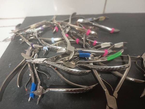 Alicates de cutícula prontos para entrega